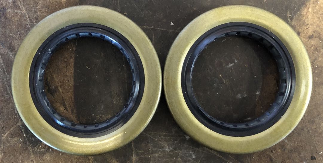 Pair New Rear Bearing Seals - 1.jpg